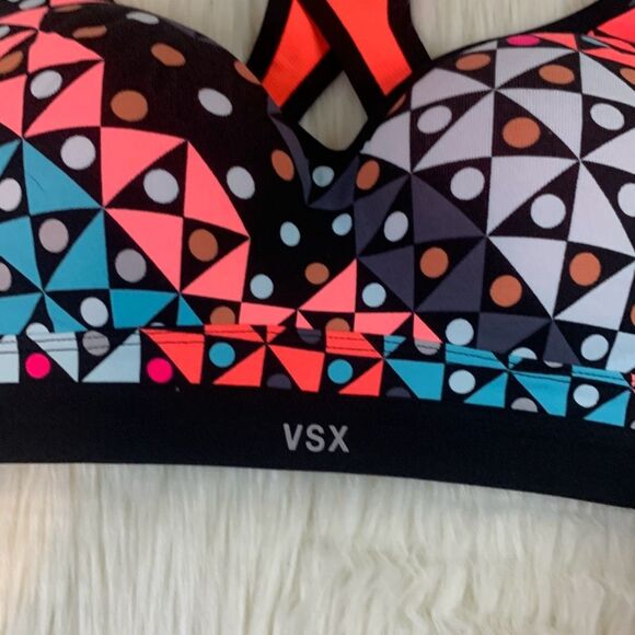 NWT Victoria secret pattern incredible sports bra 32B - Picture 4 of 7